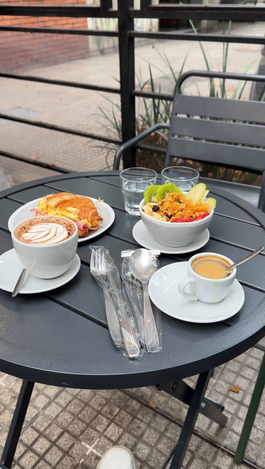 Coffee and breakfast at a Buenos Aires cafe